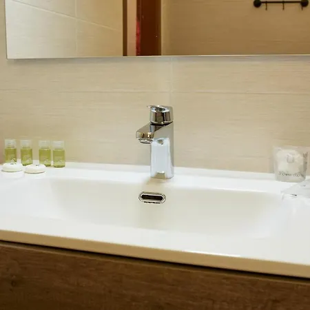 2 Bedroom On The Apartment Como