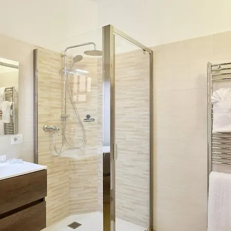 Apartment 2 Bedroom On The *