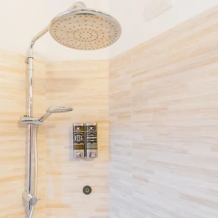 Apartment 2 Bedroom On The *