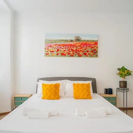 2 Bedroom On The * Como