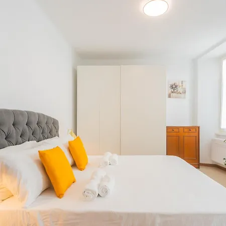 2 Bedroom On The Apartment Como