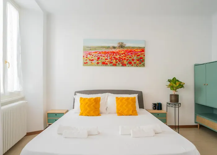 2 Bedroom On The * Como