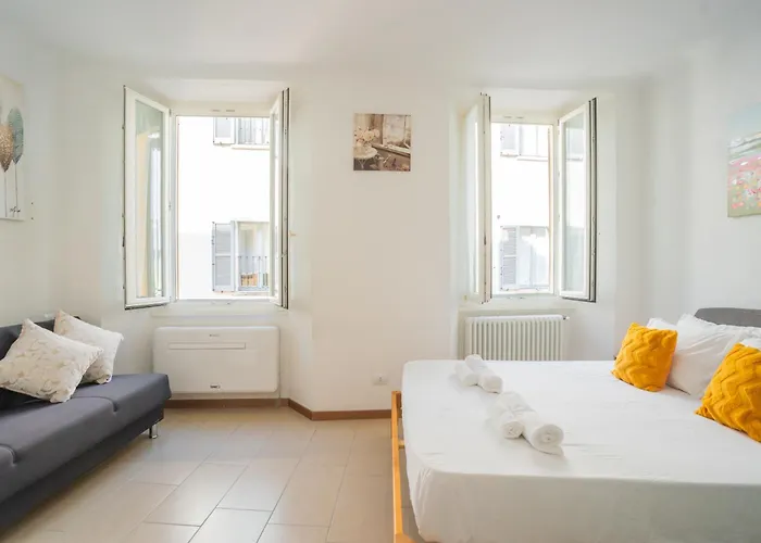 2 Bedroom On The * Como