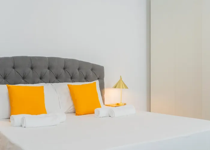 2 Bedroom On The Apartamento Como